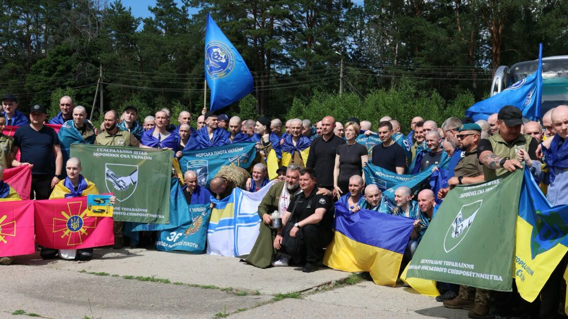 З російського полону повернулися 160 захисників (фото)