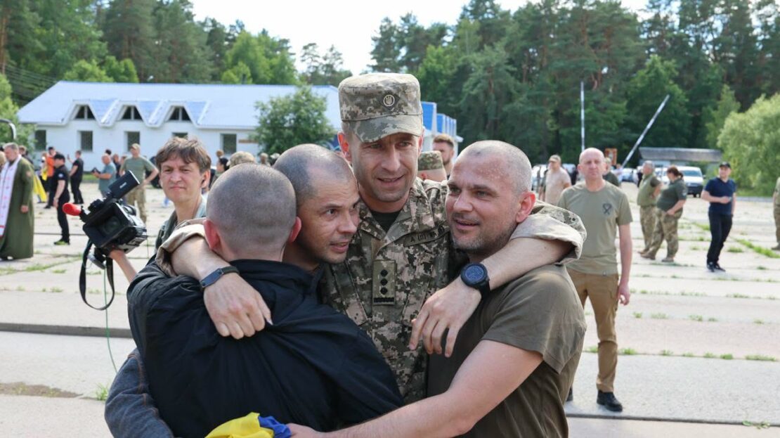 З російського полону повернулися 160 захисників (фото)