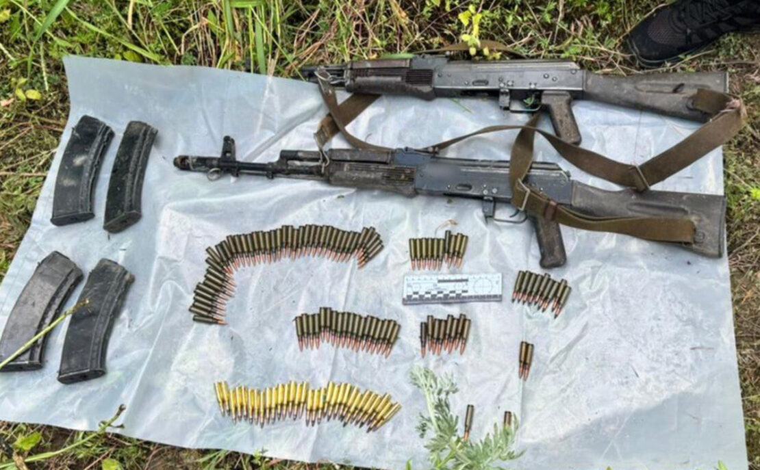 Харків'янин облаштував схрон зі зброєю біля залізниці