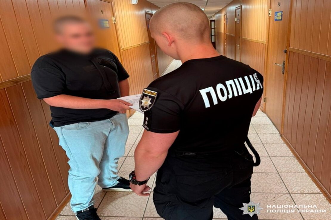 У Харкові затримано чоловiка, який привласнив чужу банківську картку