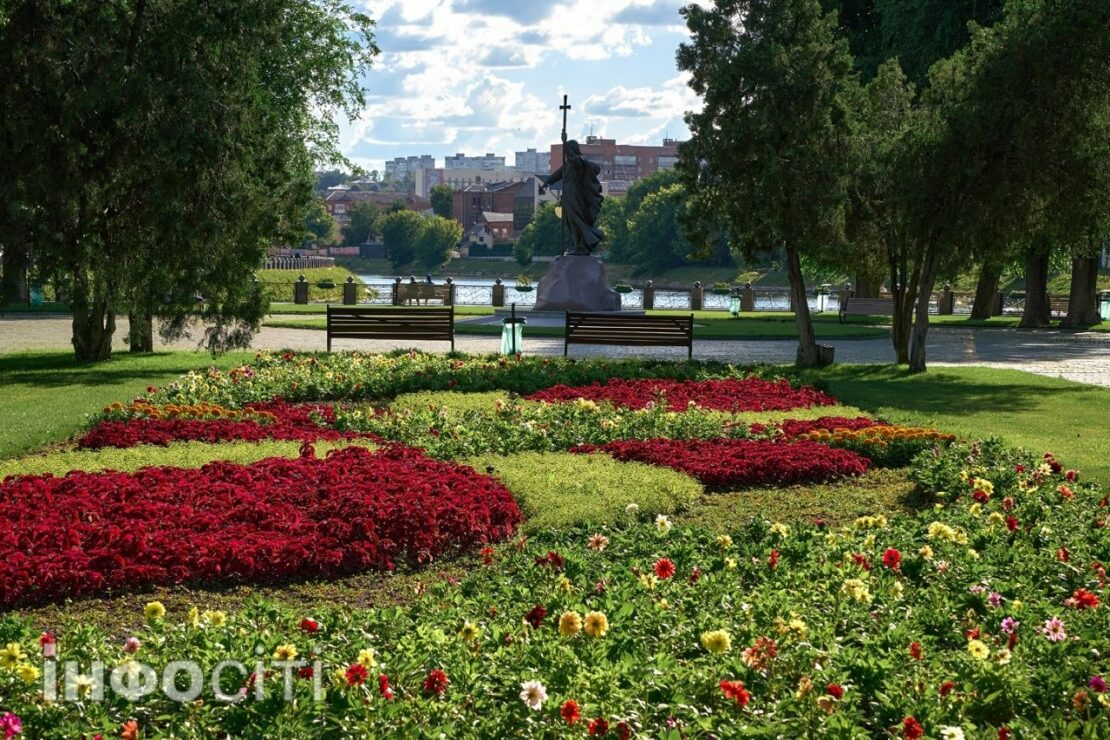 Прогулянка по набережній у Харкові (фото)