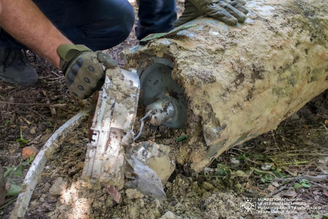 У Дергачах на Харківщині впала та не розірвалася ФАБ-500 (фото)