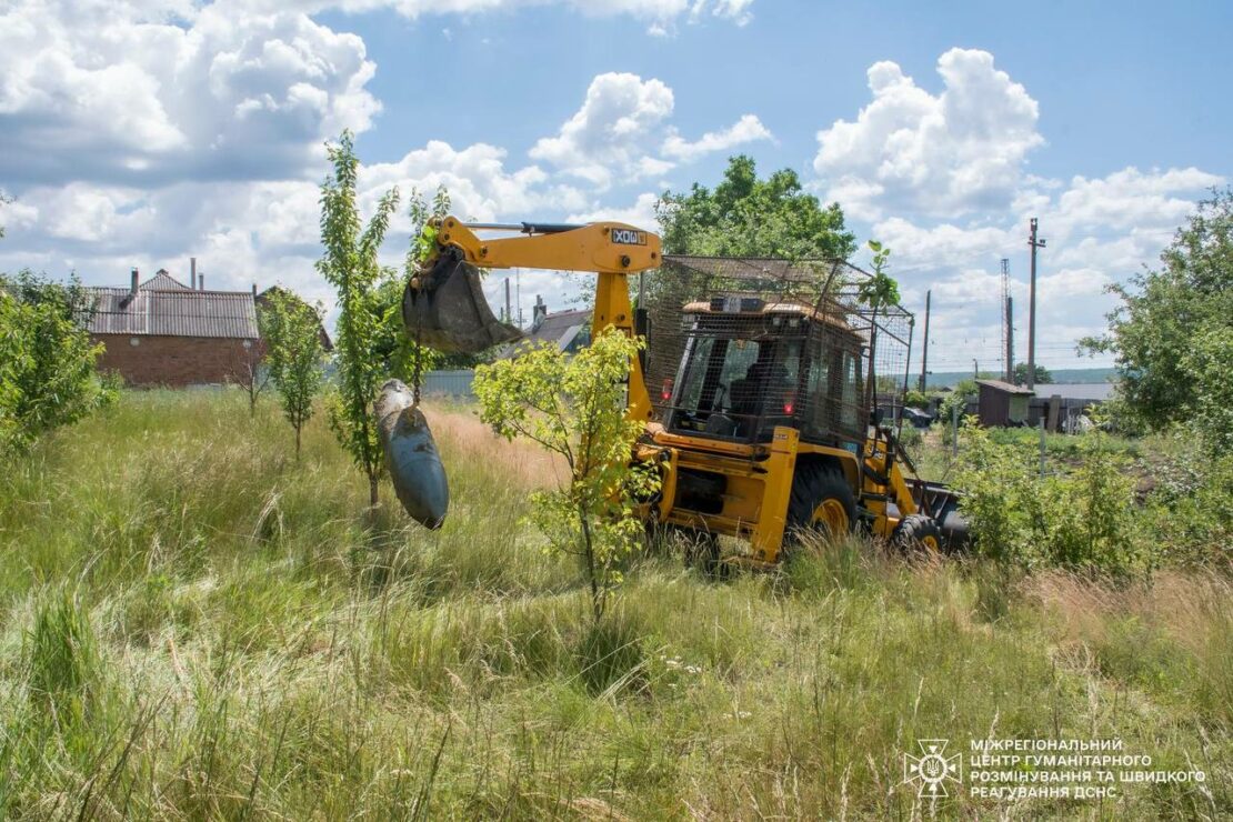 У Дергачах на Харківщині впала та не розірвалася ФАБ-500 (фото)