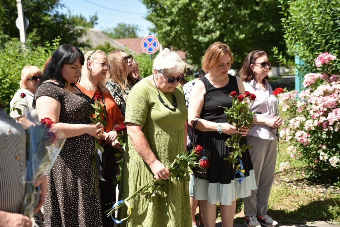 У Харкові відкрили меморіальну дошку захиснику Віталію Спиці (фото)