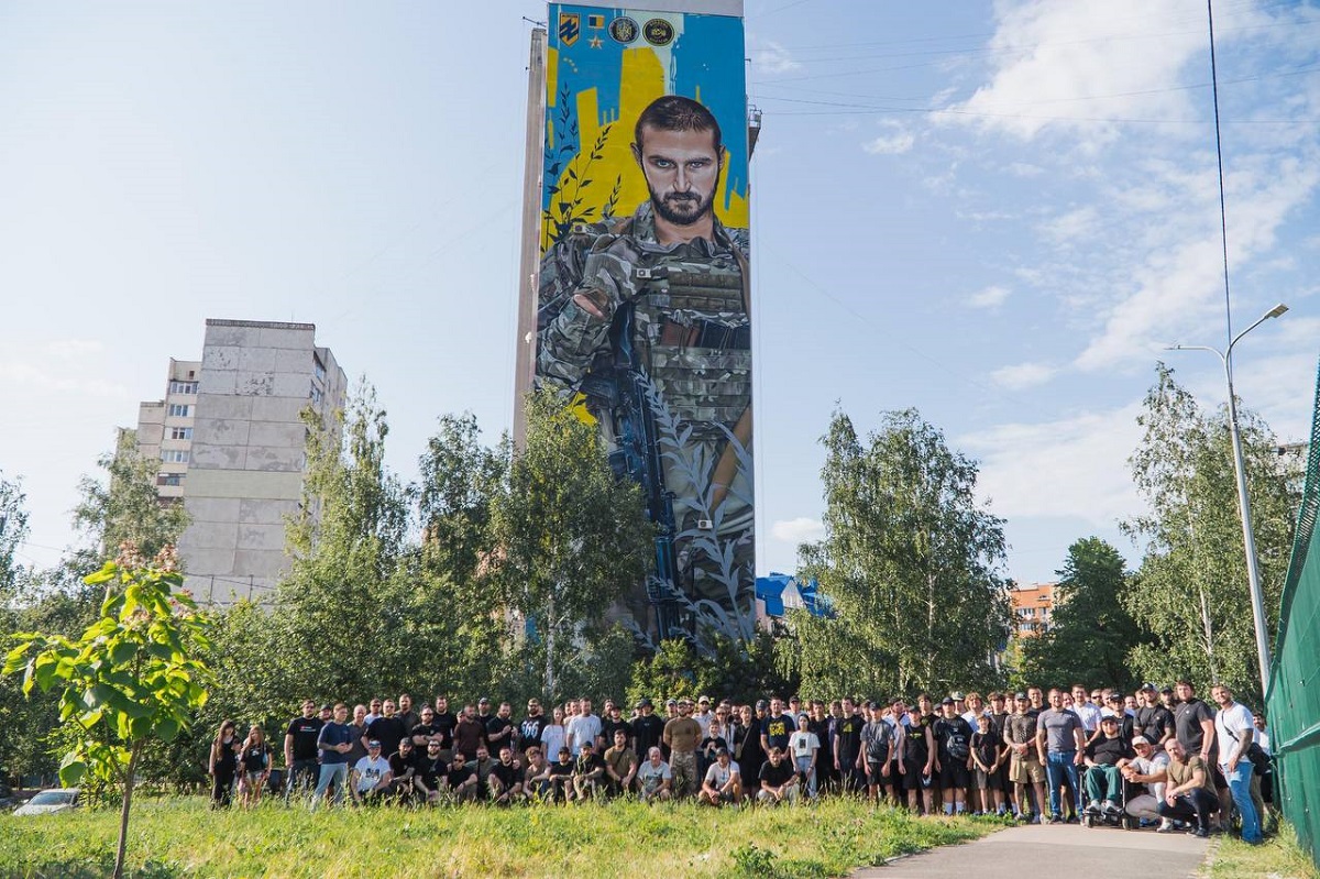 У Харкові відкрили мурал на честь Героя України Станіслава Партали