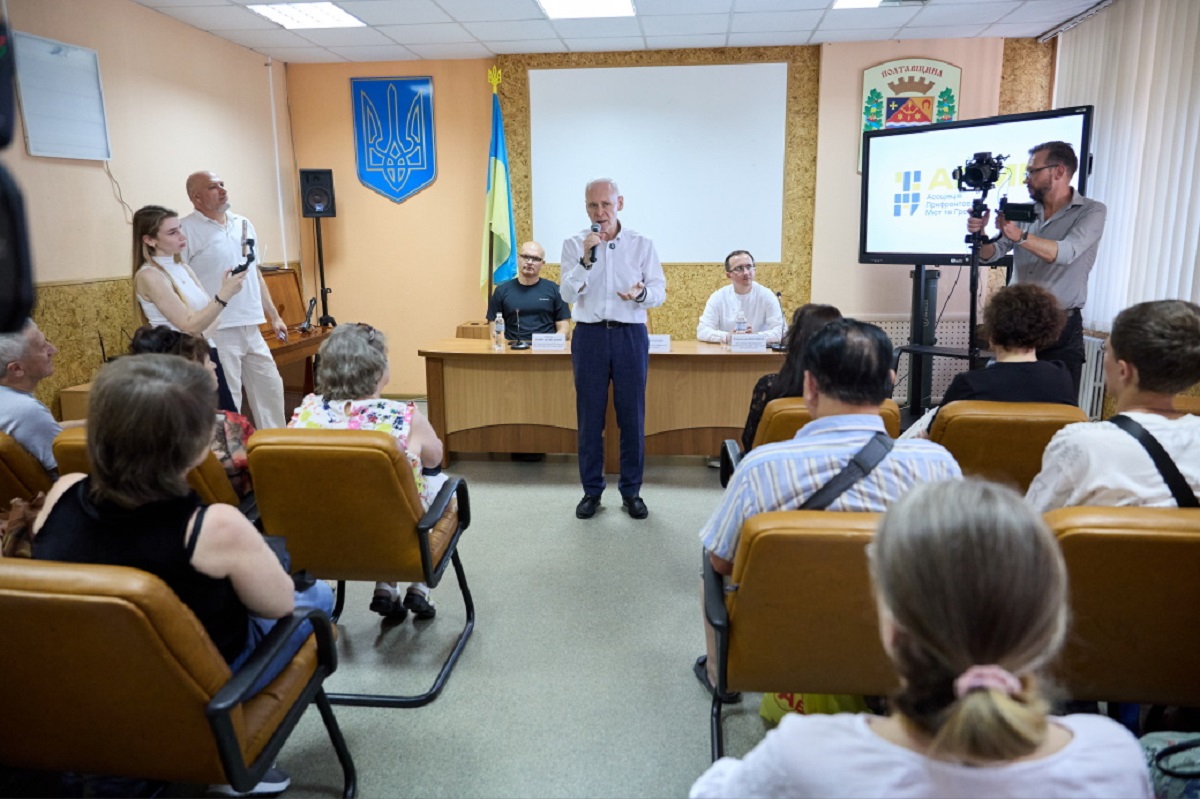 Мер Харкова порушив проблемні питання переселенців у Полтаві