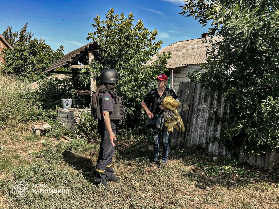 З прифронтової Харківщини евакуювали жінку з тваринами (фото)