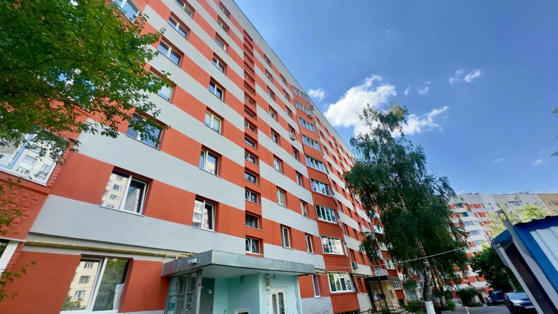 На Північній Салтівці відновлюють зруйновану багатоповерхівку