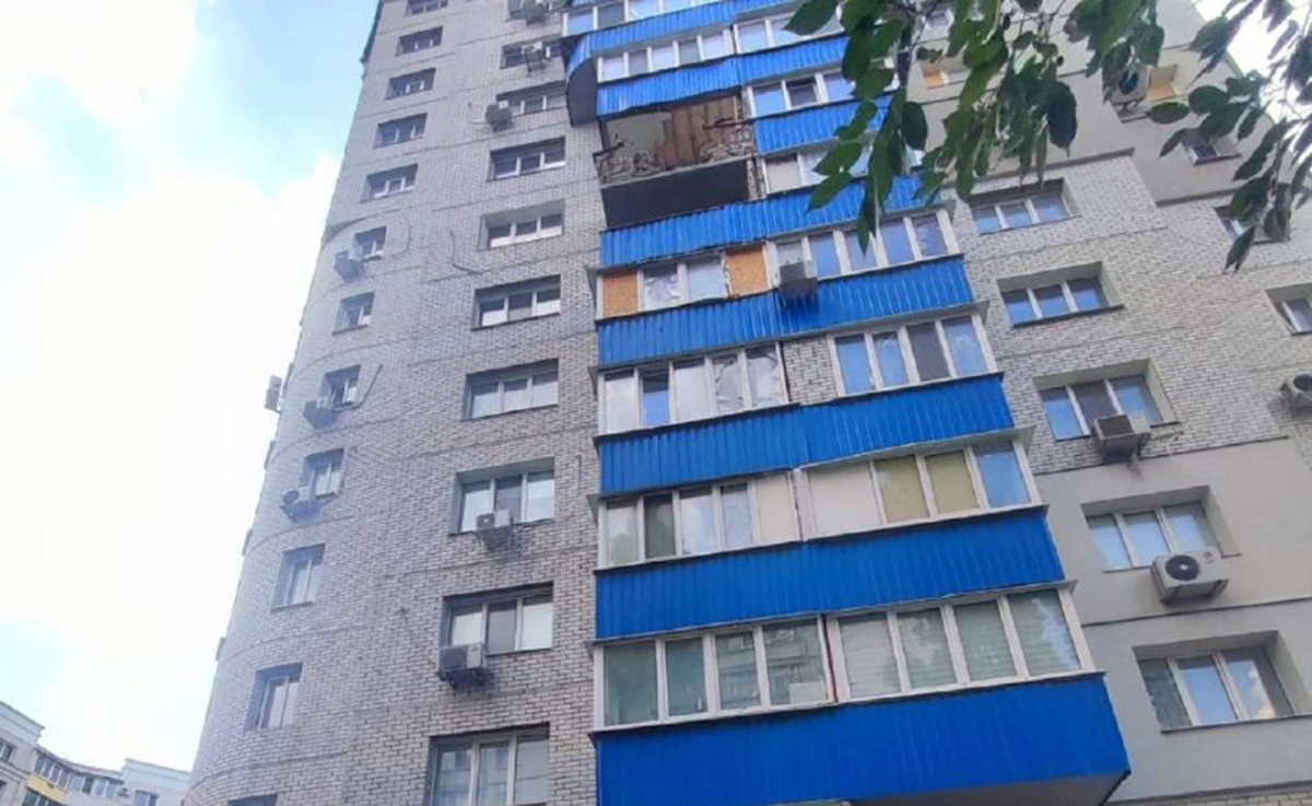 У Харкові підліток випав з вікна багатоповерхівки