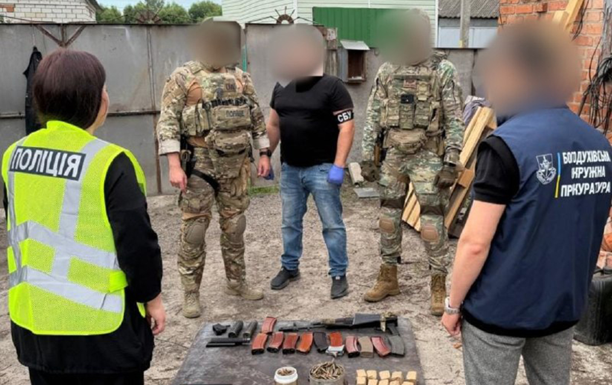 Житель Харківщини незаконно зберігав зброю та боєприпаси
