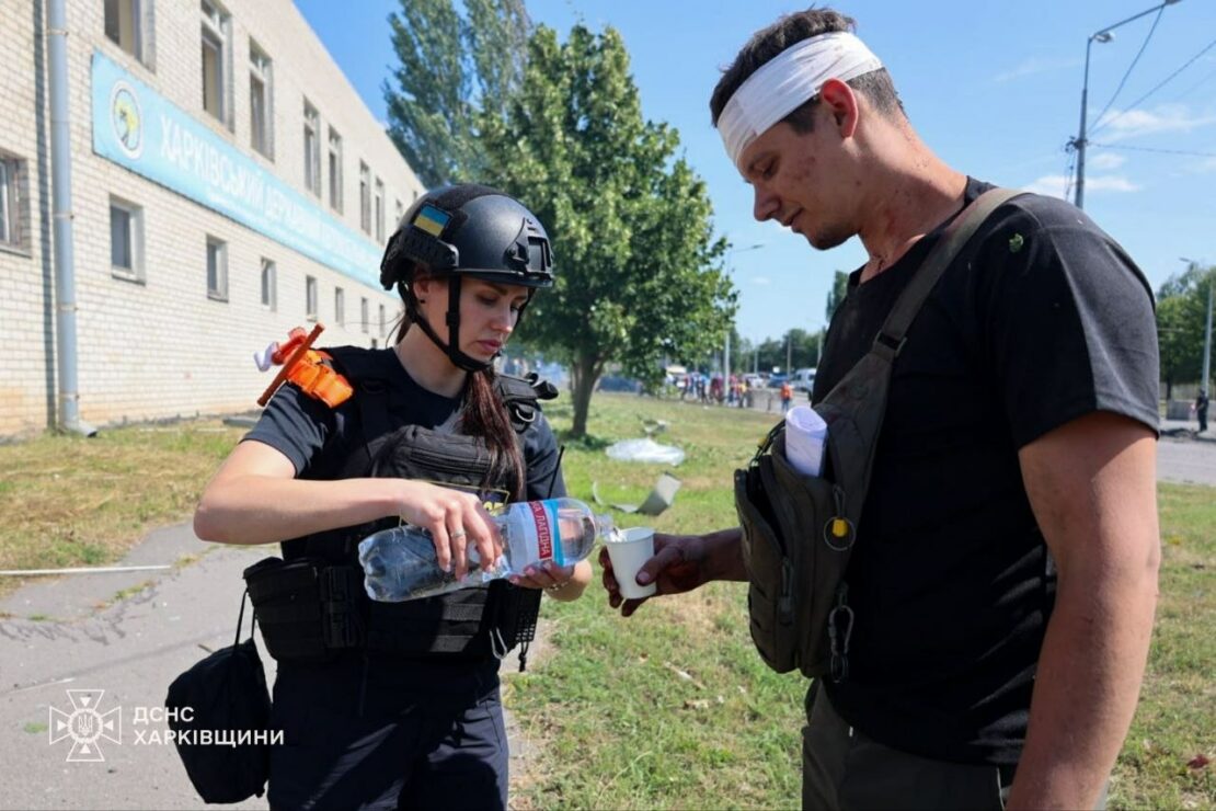 У Харкові ліквідували пожежі після авіаударів (фото)