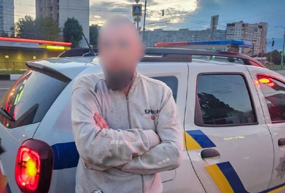 У Харкові зловмисник побив чоловіка та відібрав електроскутер