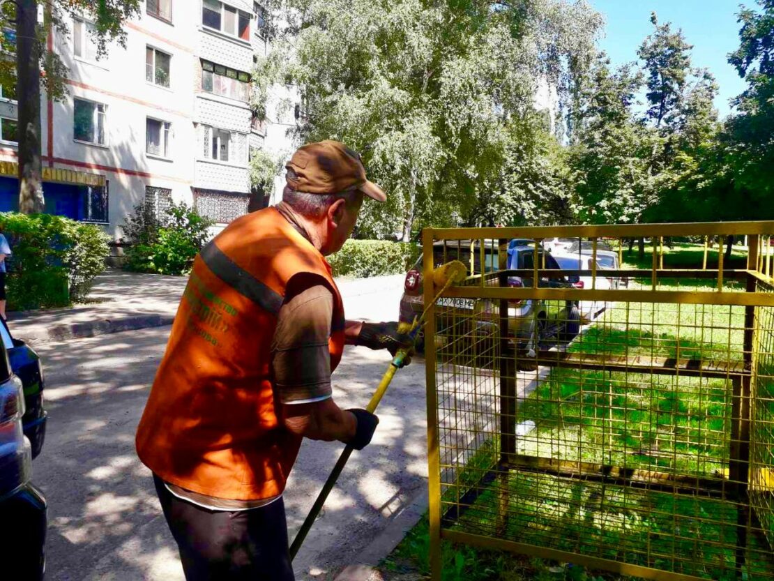 У Харкові комунальники впорядковують приватний сектор (фото)
