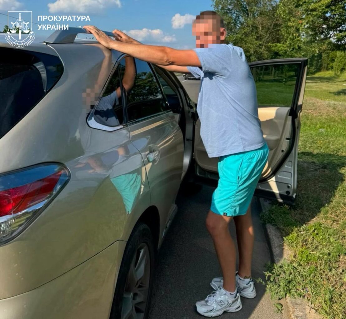 Двоє харків’ян напали на підприємця та викрали понад 50 тисяч доларів