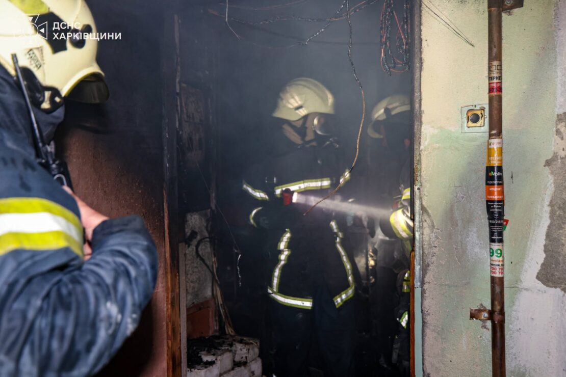 У Харкові під час ліквідації пожежі врятували літню жінку