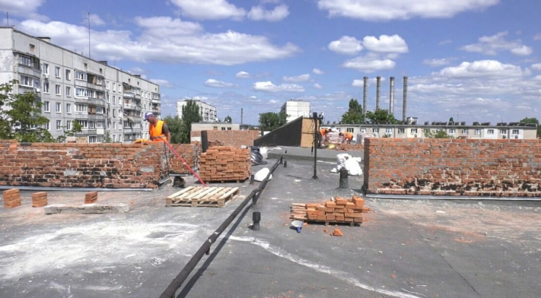 У Слобідському районі Харкова відновлюють багатоповерхівку