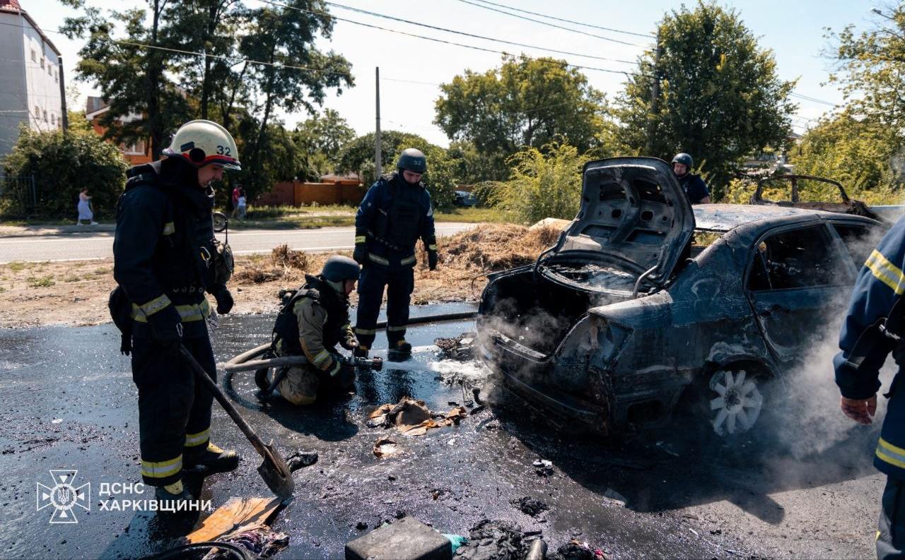 У Харкові ліквідували пожежі після авіаударів