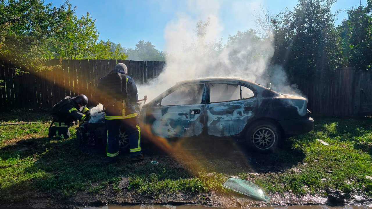 Ворог атакував цивільне авто на Харківщині: є постраждалі