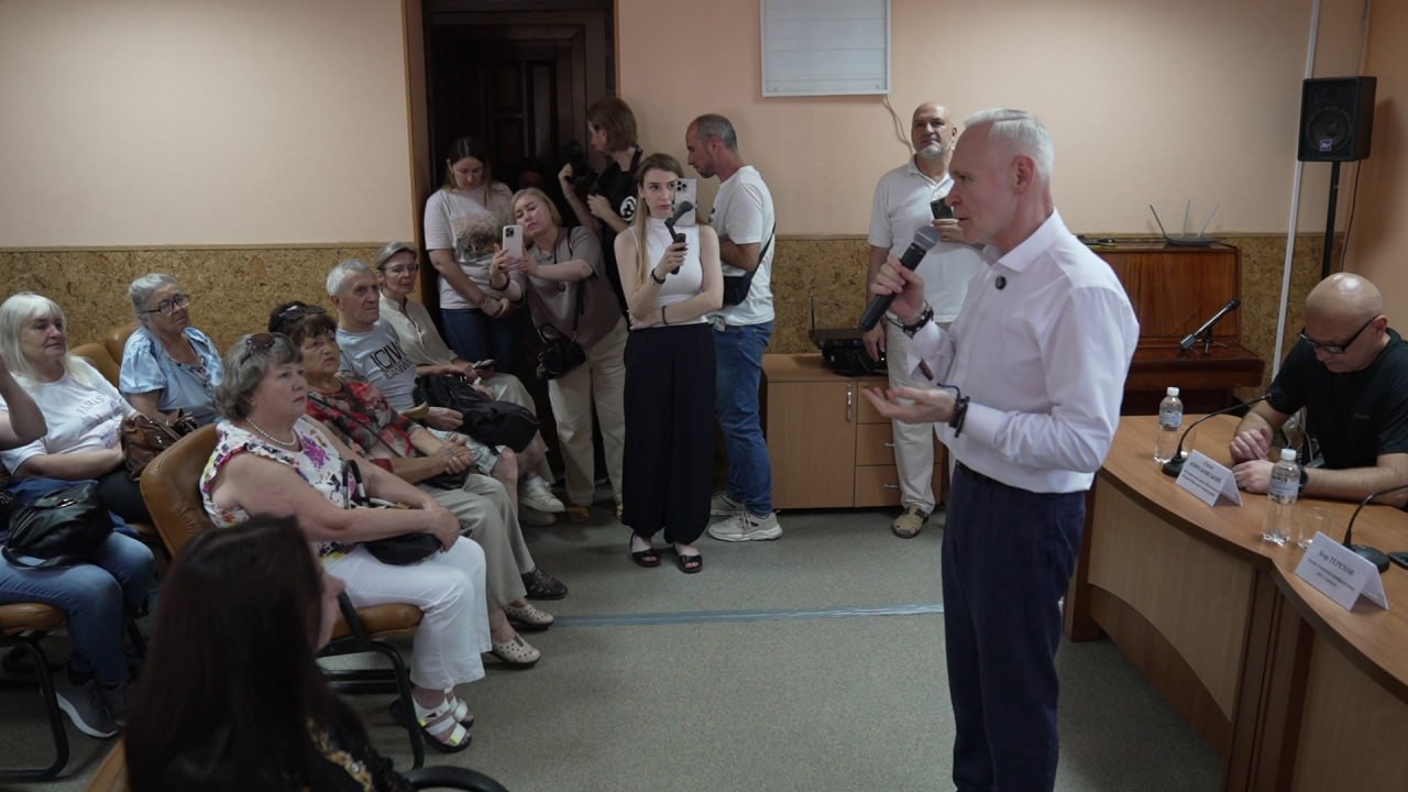 Житло, робота та інтеграція: Терехов зустрівся з ВПО у Полтаві