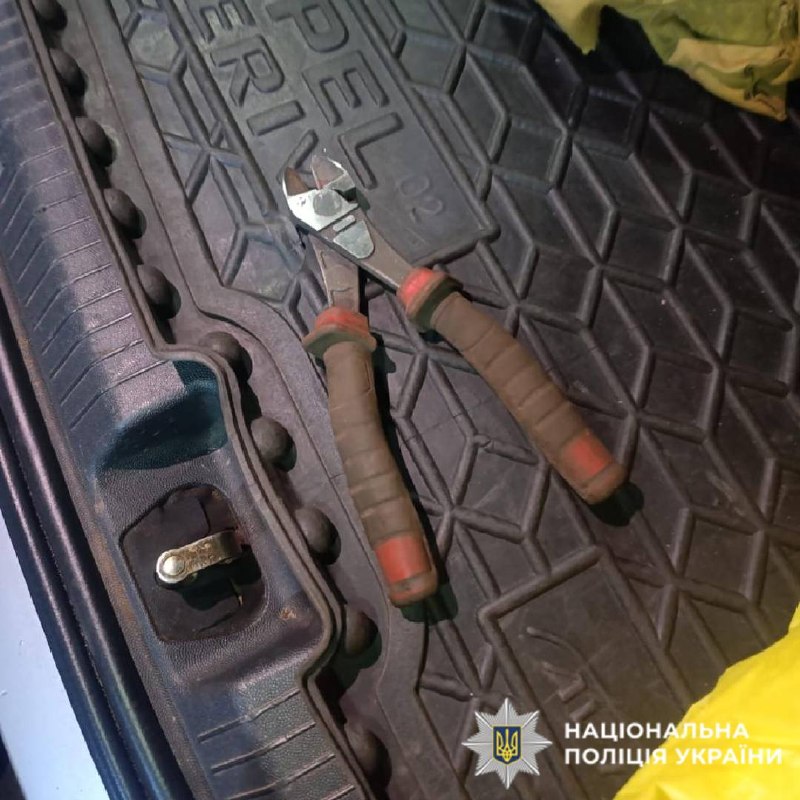 На Харківщині працівник державного підприємства крав метал (фото)