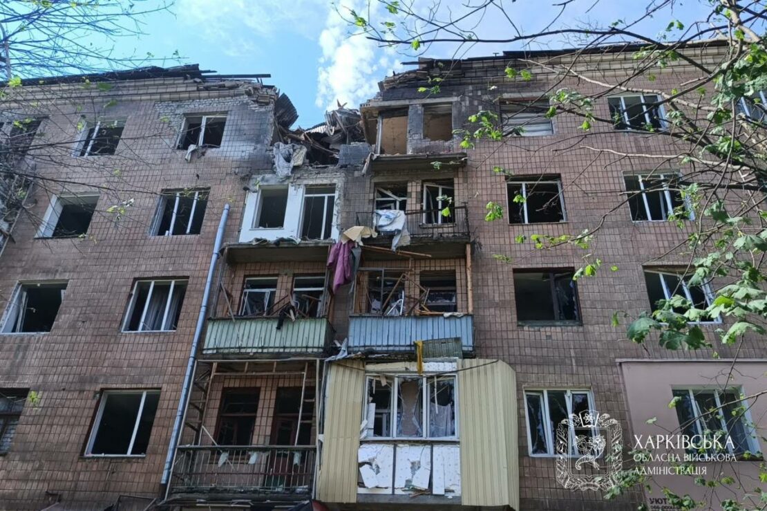 Фото з місця ракетного удару по Немишлянському району Харкова