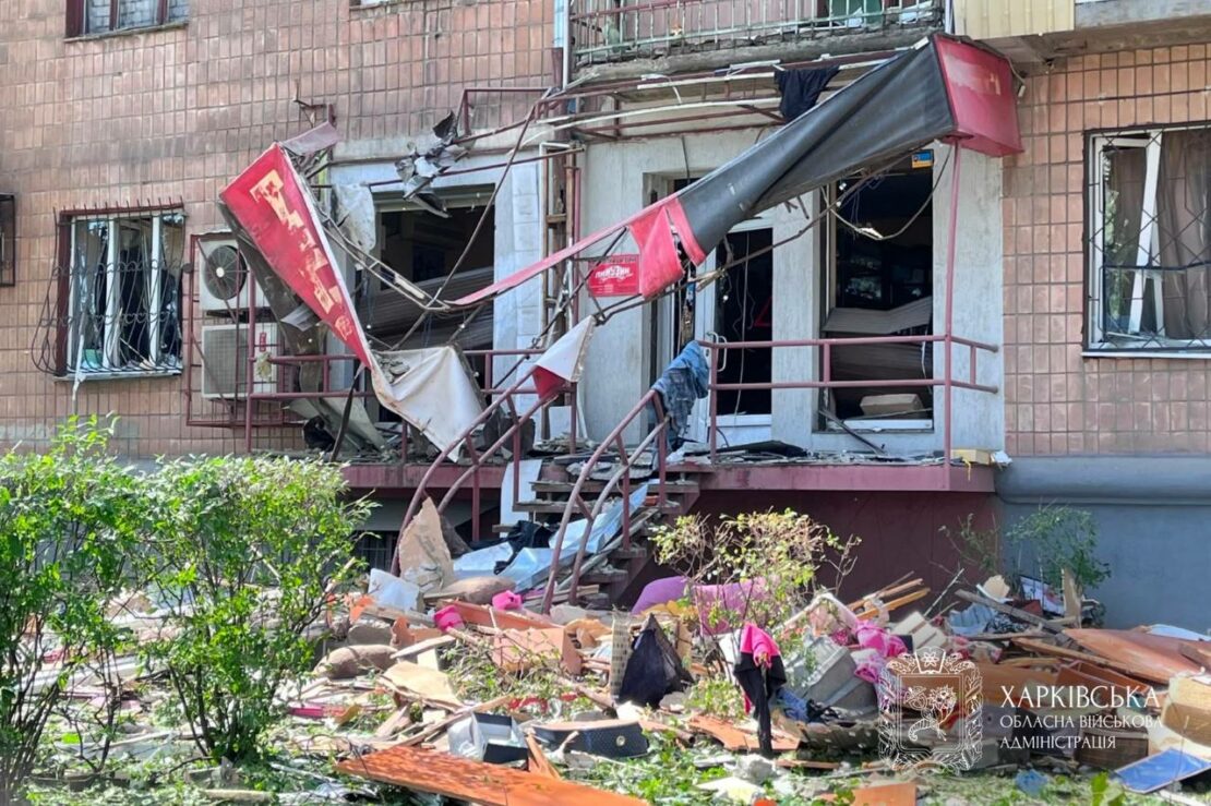Фото з місця ракетного удару по Немишлянському району Харкова