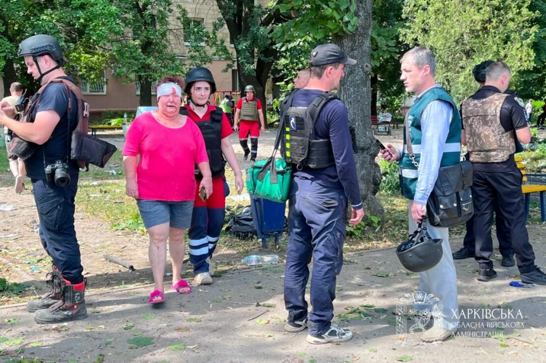 Фото з місця ракетного удару по Немишлянському району Харкова