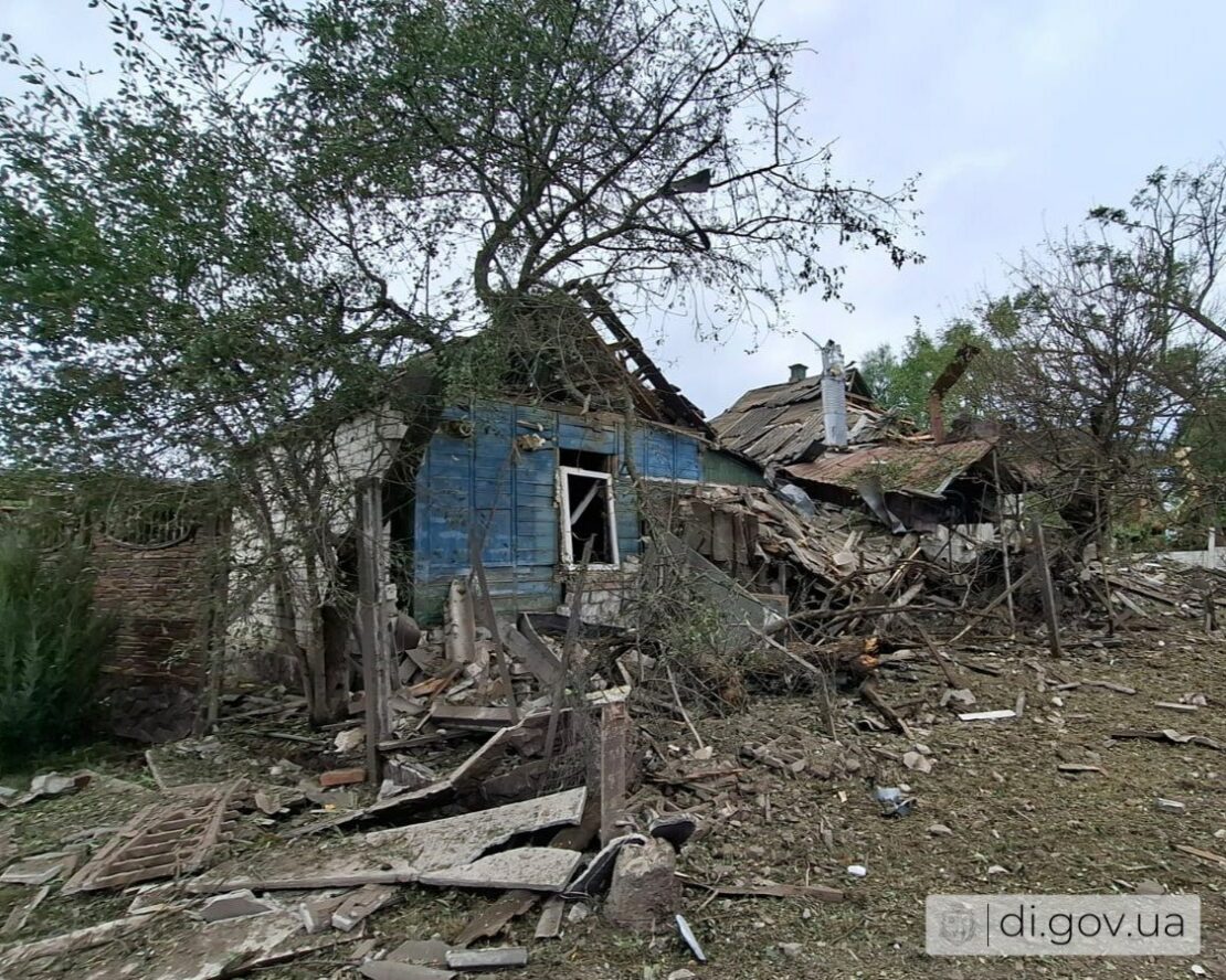 Росіяни вдарили КАБ по Слатиному на Харківщині (фото)