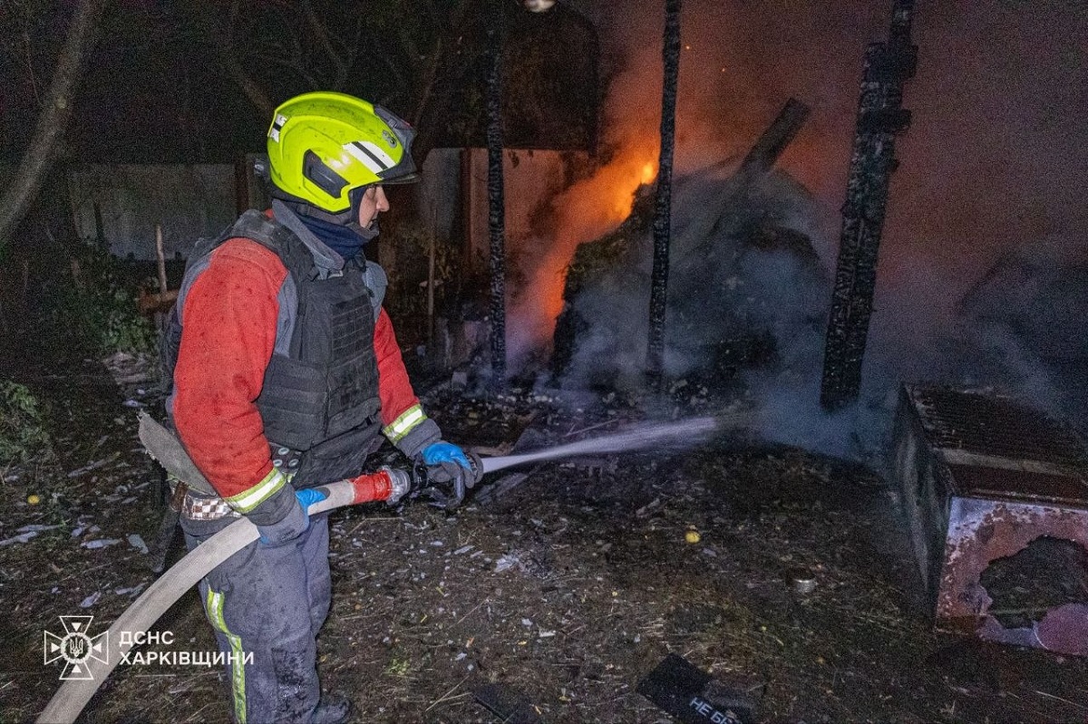 Нічна атака БпЛА на Харків: у житловому секторі виникла пожежа