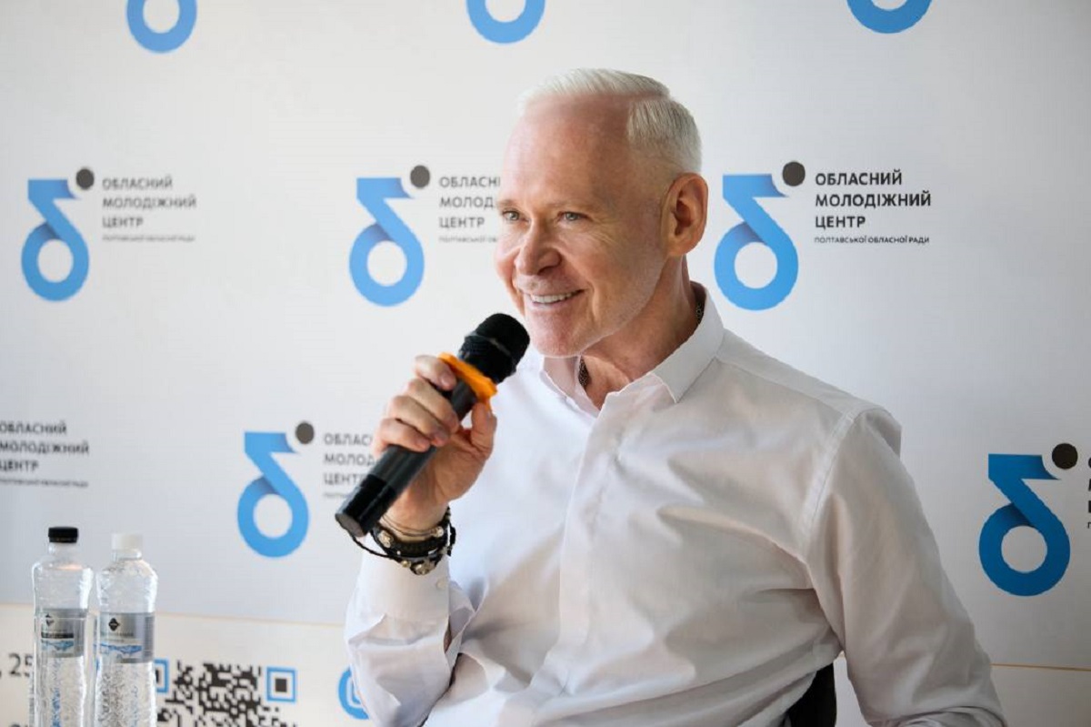 Підтримка молоді під час війни: досвід Харкова презентували у Полтаві