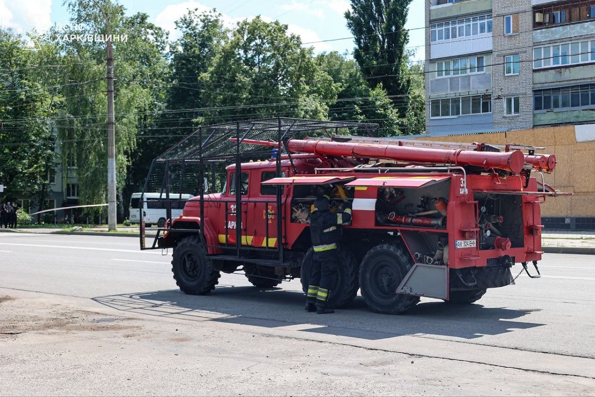 Вдруге за день росіяни вдарили по АЗС у Харкові (фото)