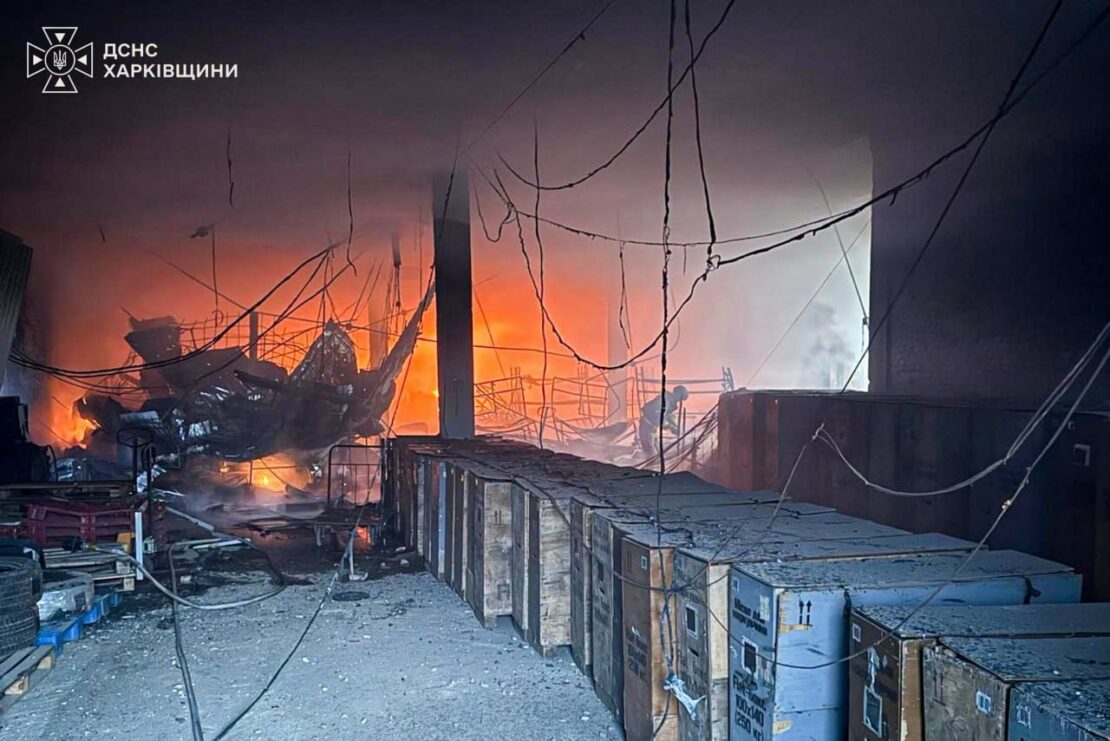 Удар КАБами зруйнував відділення НП в Ізюмі (фото)