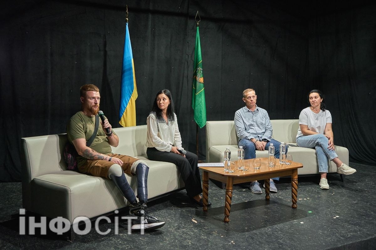 Молодь Харкова почула історії тих, хто пройшов полон (фото)