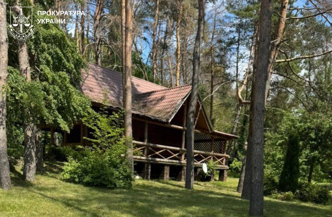 Харківська прокуратура через суд повернула державі 8 га лісу