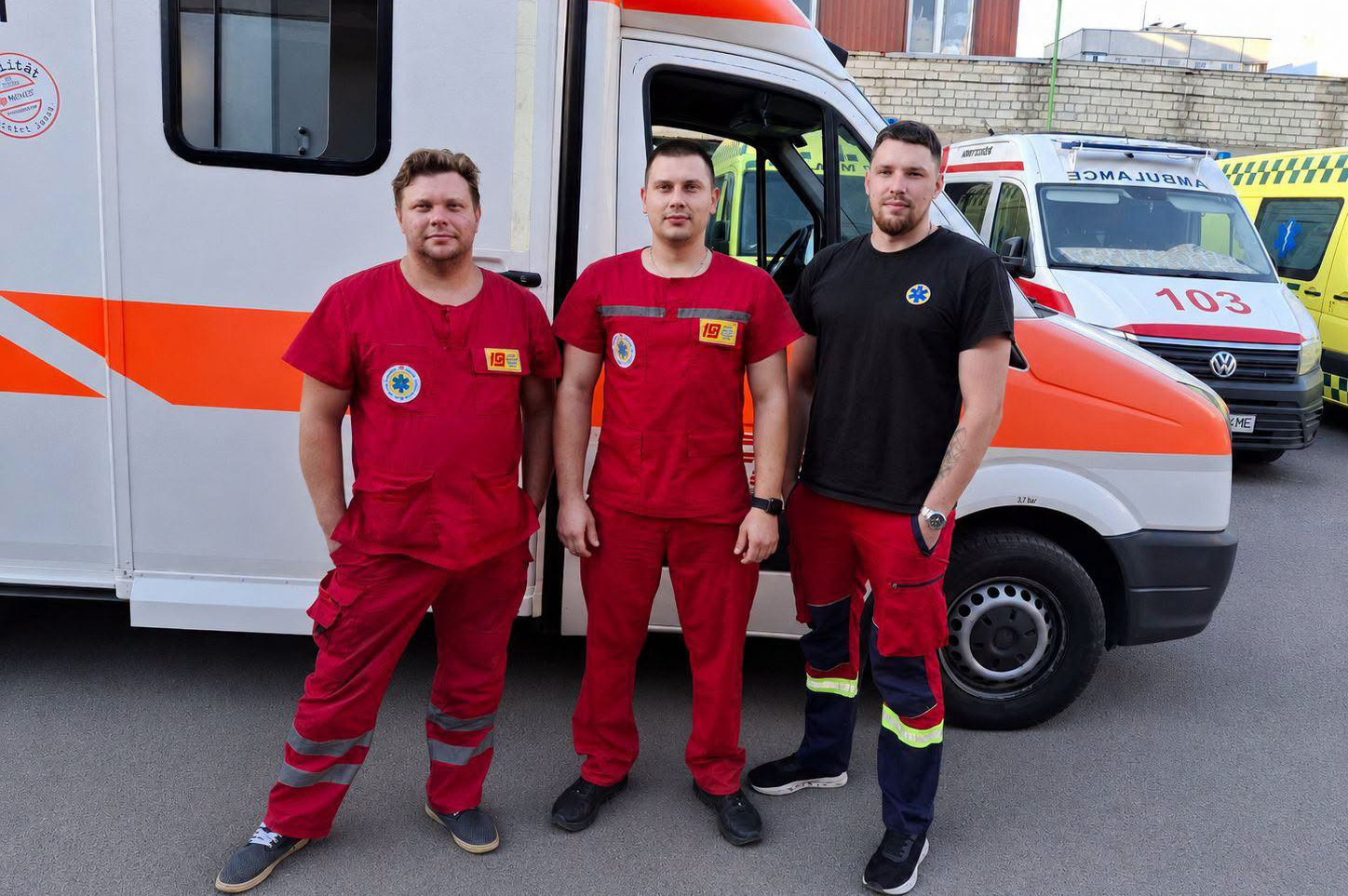 Харківські медики “швидкої” врятували чоловіка