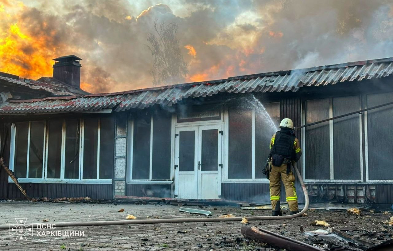 Удар по Золочеву на Харківщині: сталася пожежа