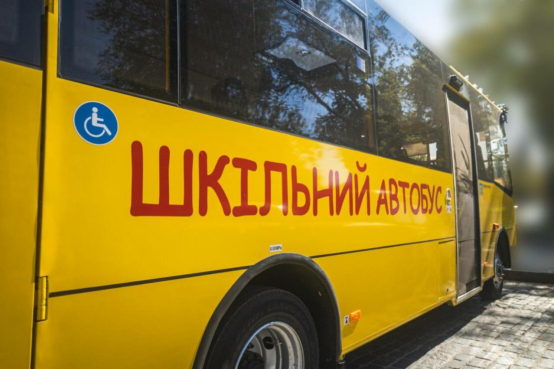 Харківська область отримала 8 нових шкільних автобусів (фото)