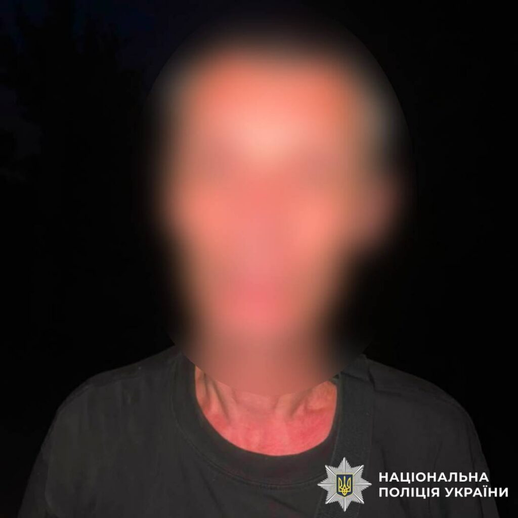 На Балаклійщині 41-річний чоловік з ножем напав на співмістян 