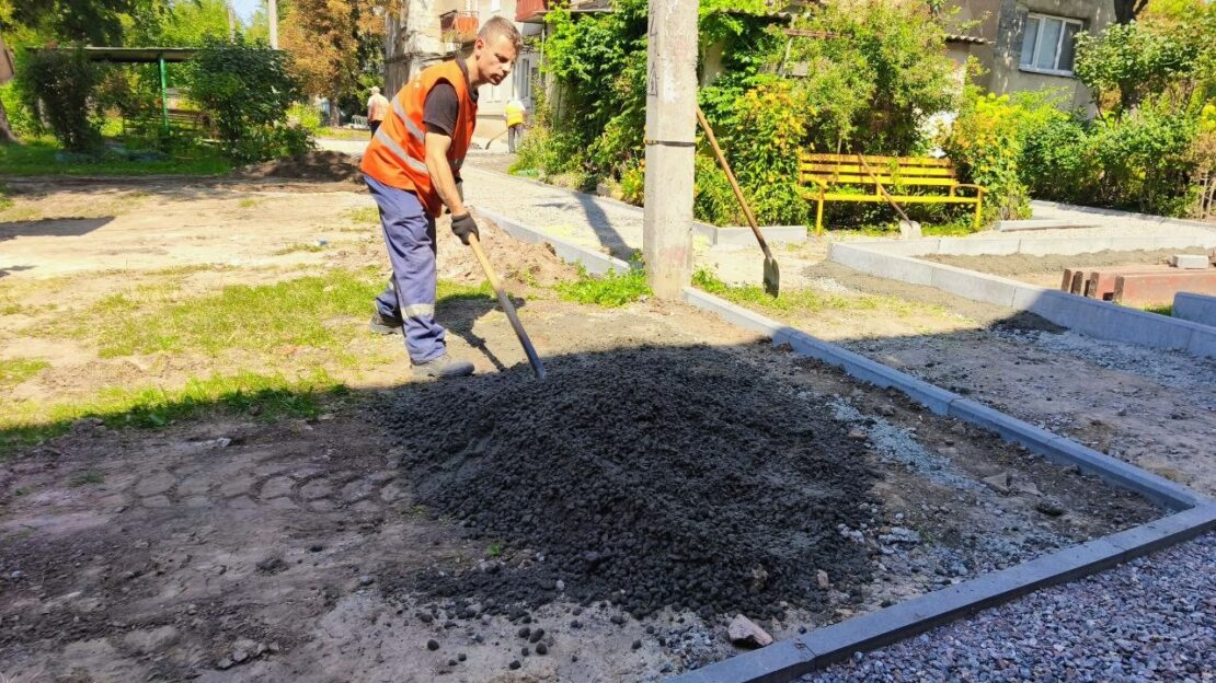 У Харкові упорядковують вулично-дорожню мережу (фото)