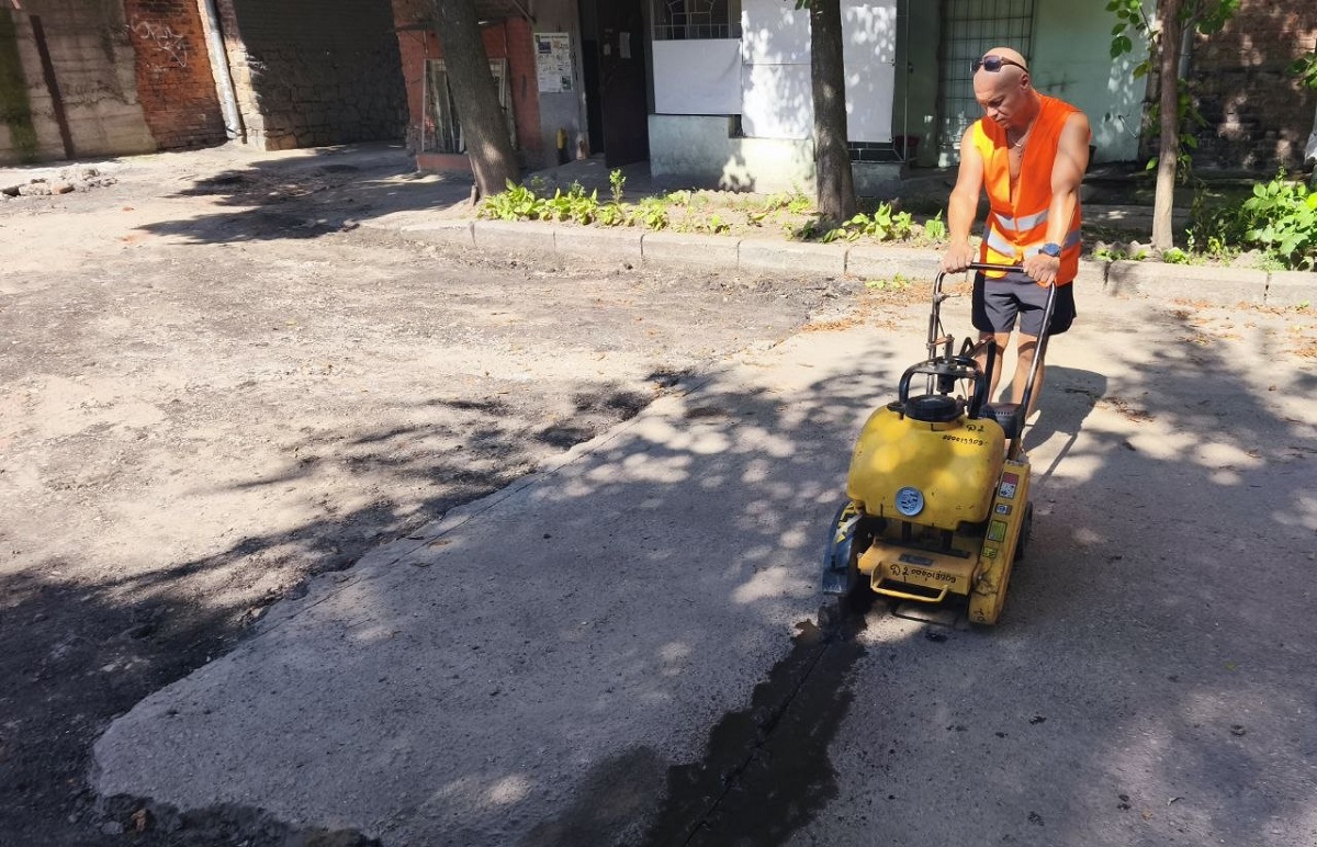 У Харкові упорядковують вулично-дорожню мережу (фото)