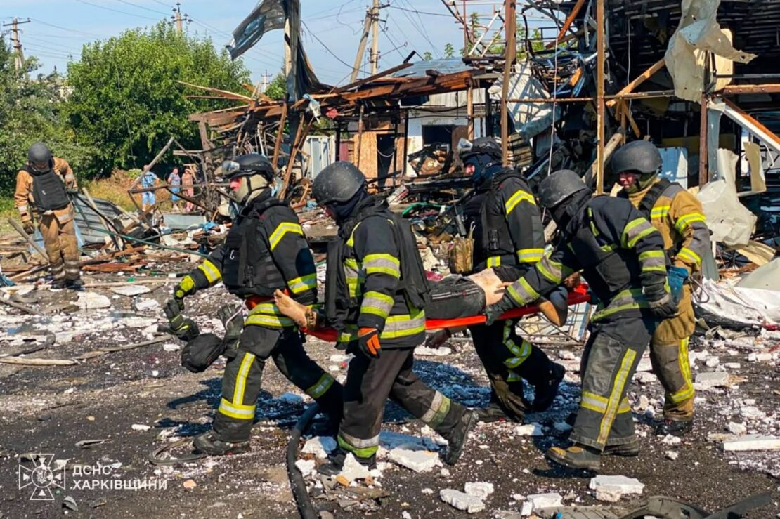 Армія рф вдарила по Печенігах на Харківщині: загинули 10 людей (фото)