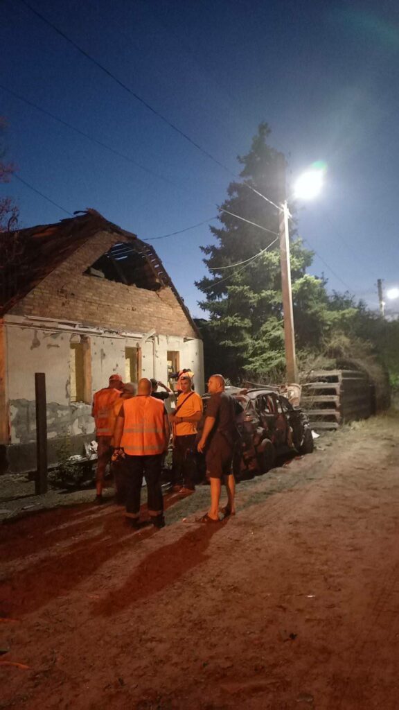 В Основ’янському районі усувають наслідки обстрілу (фото)