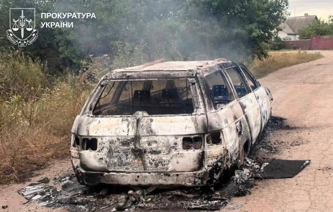 На Харківщині російський FPV-дрон атакував авто з цивільними