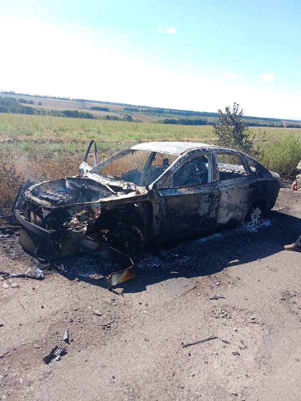 У Харківській області дві автівки підірвалися на вибухівці (фото)