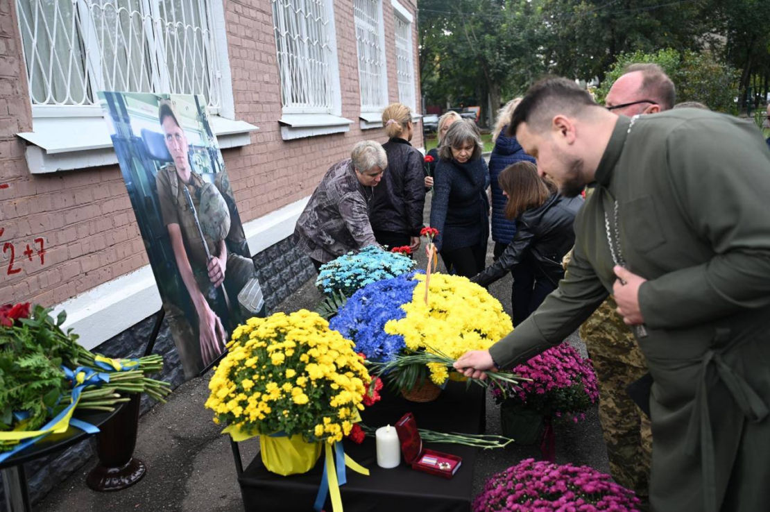 У Немишлянському районі відкрили меморіальну дошку на честь героя Ярослава Доброноса (фото)