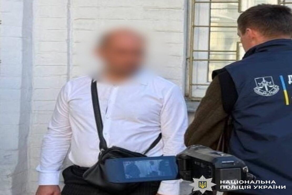 На Харківщині поліцейські викрили на хабарi службову особу виконавчої служби