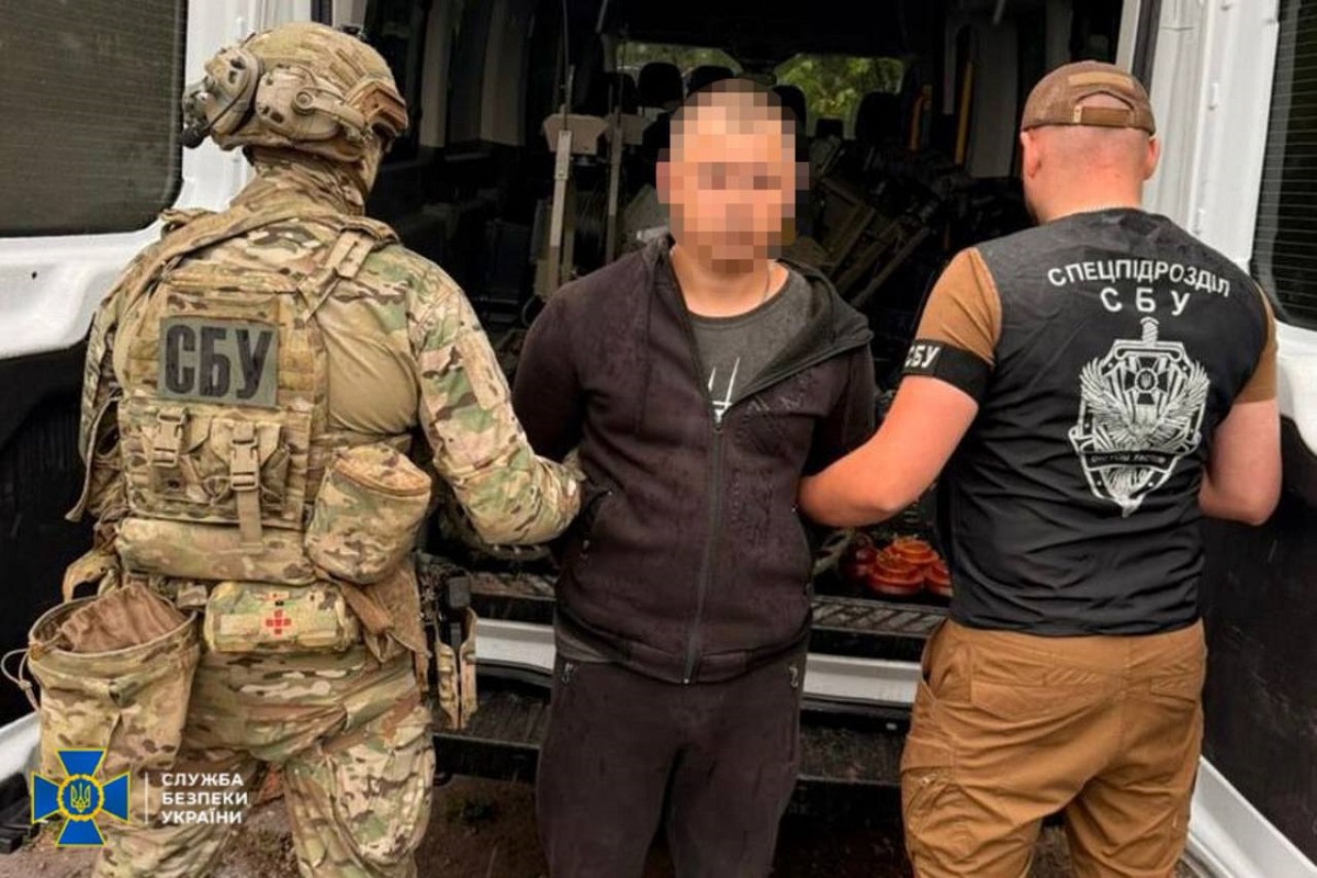 У Харкові затримали нацгвардійця, який продавав дрони та РК