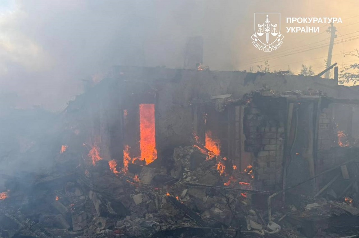 Росіяни двома ракетами вдарили по селищу Печеніги на Харківщині