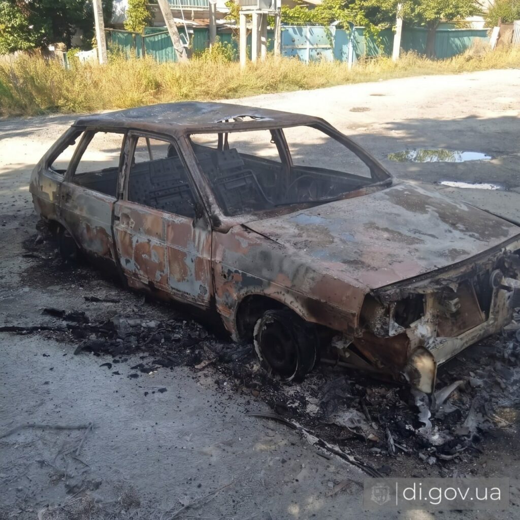 Слатине під ударами БпЛА: рф зранку атакує будинки та цивільні авто