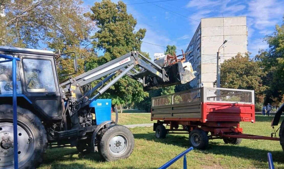 Чистота дворів та придорожніх територій — щоденна турбота комунальників Харкова (фото)